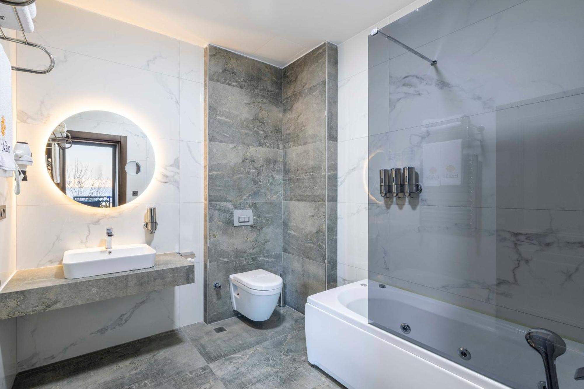 Hotel Ezkar Bathonea Art Istanboel